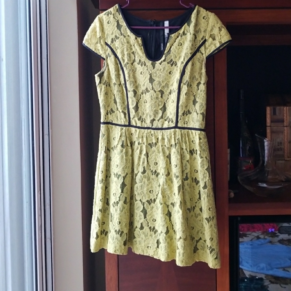 Lime green Kensie cocktail